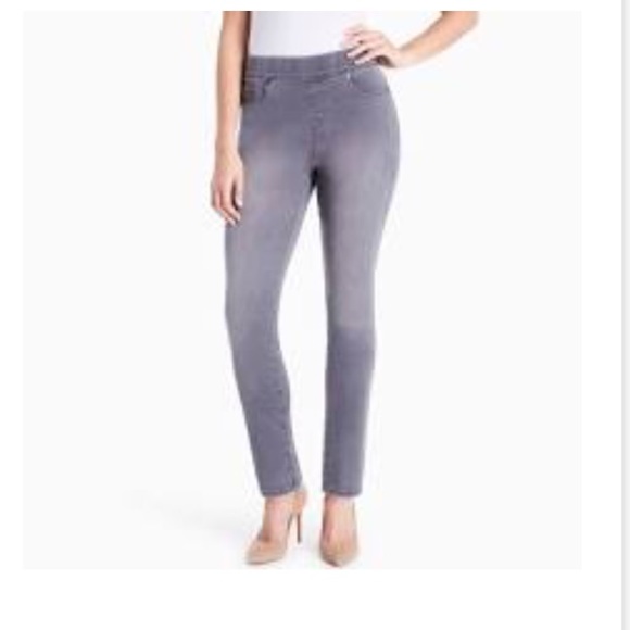 gloria vanderbilt avery slim leg jeans